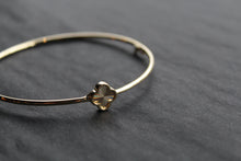 Load image into Gallery viewer, 9ct Yellow Gold Clover Petal Bangle
