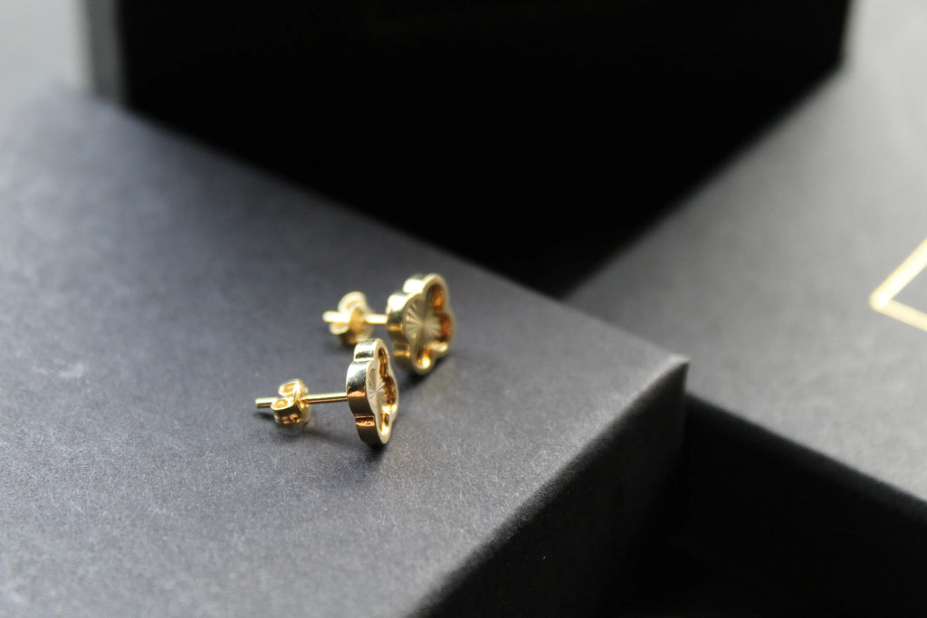 9ct Yellow Gold Rainbow Petal Stud Earrings - Swax Jewellery Barmouth