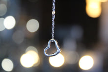 Load image into Gallery viewer, 9ct White Gold Heart pendant and Trace Chain
