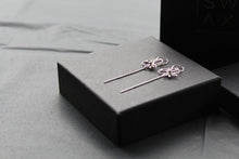 Load image into Gallery viewer, Butterfly Threaders
