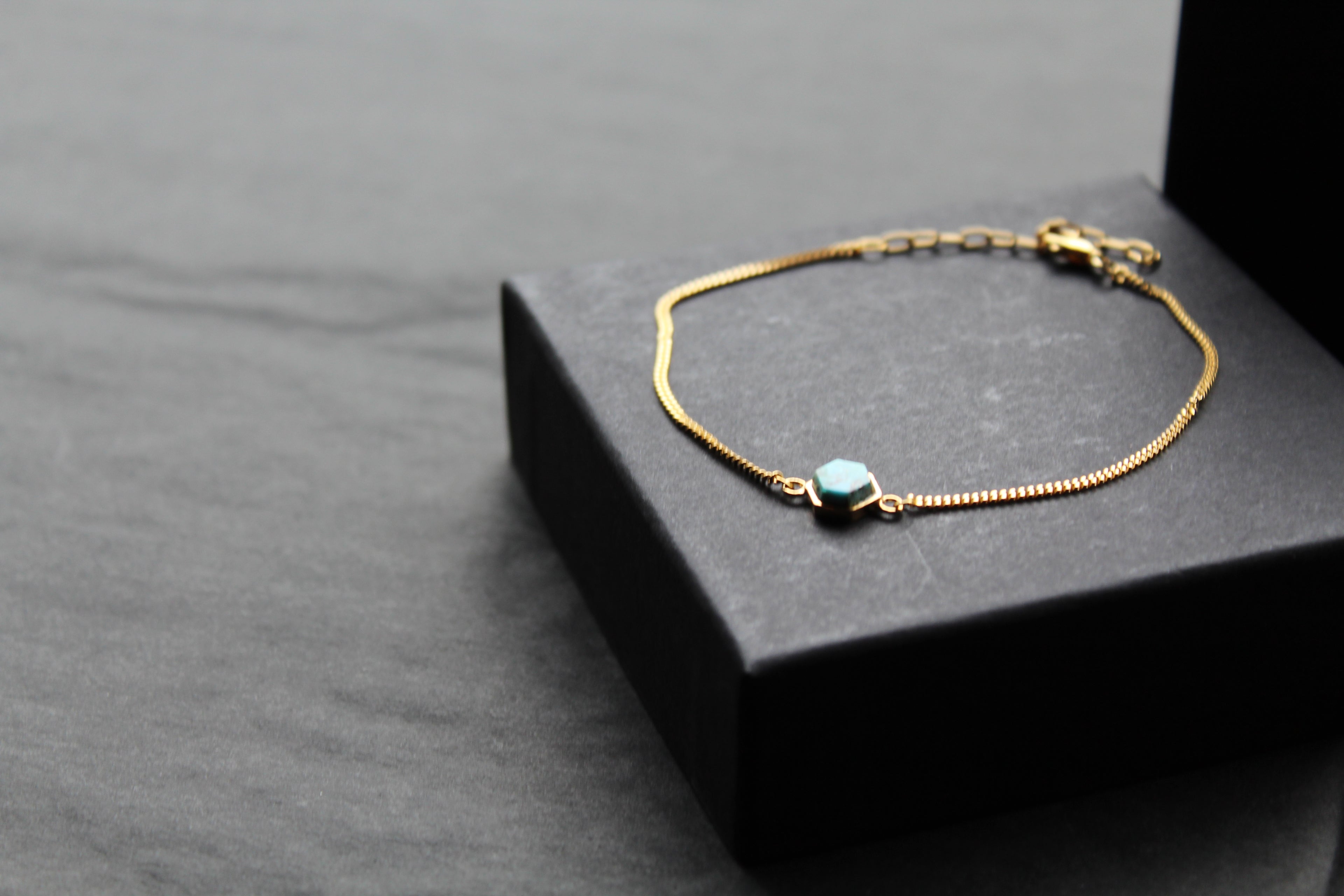 Chain Bracelet with Central Hexagon Turquoise