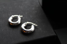 Load image into Gallery viewer, Chunky Hinged Creole Hoops
