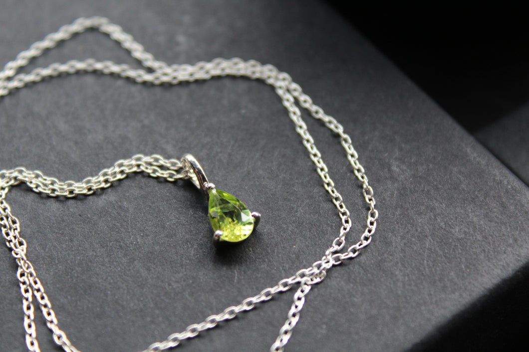 Claw-Set Small Teardrop Peridot Facet Necklace