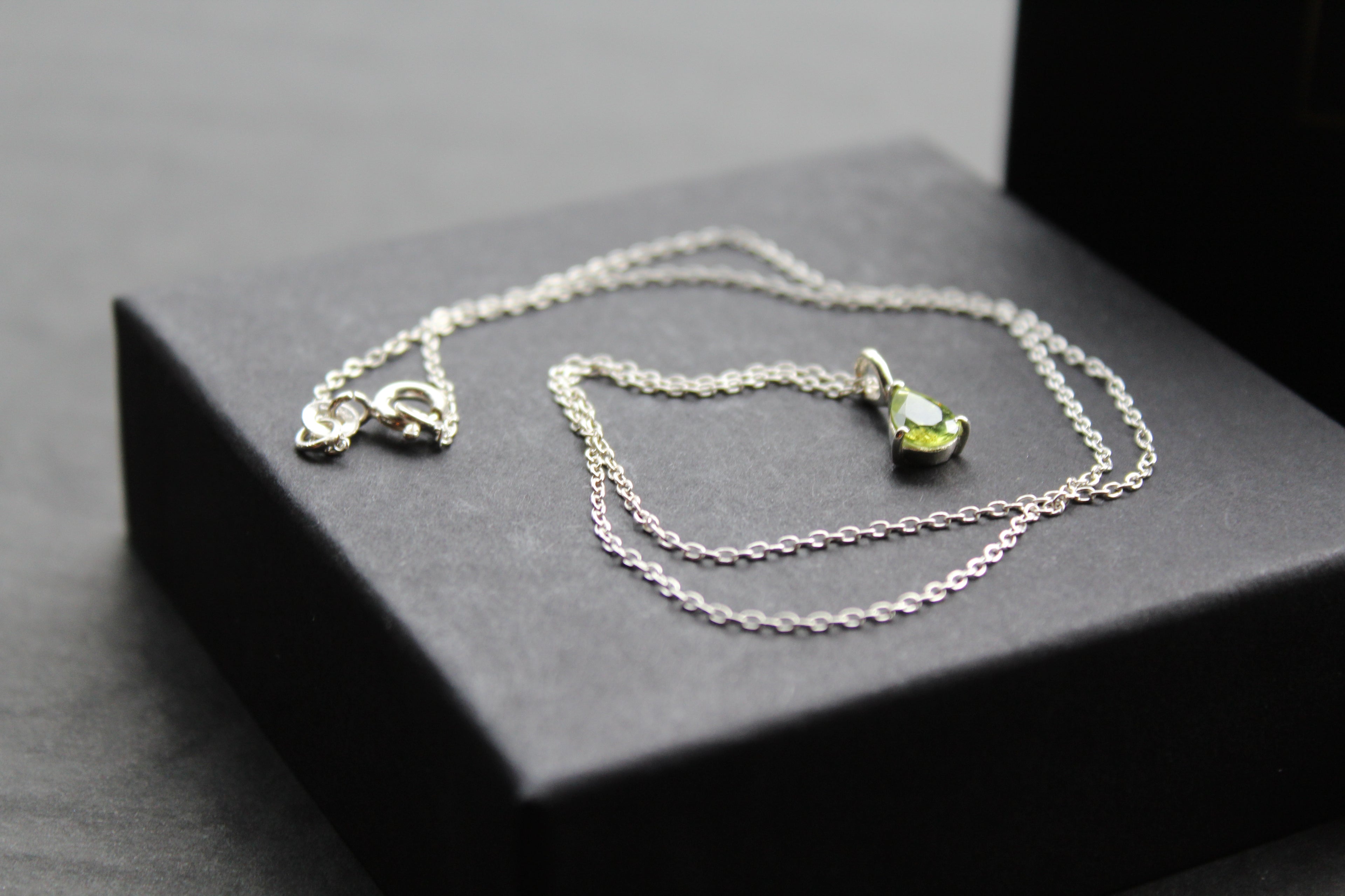 Claw-Set Small Teardrop Peridot Facet Necklace