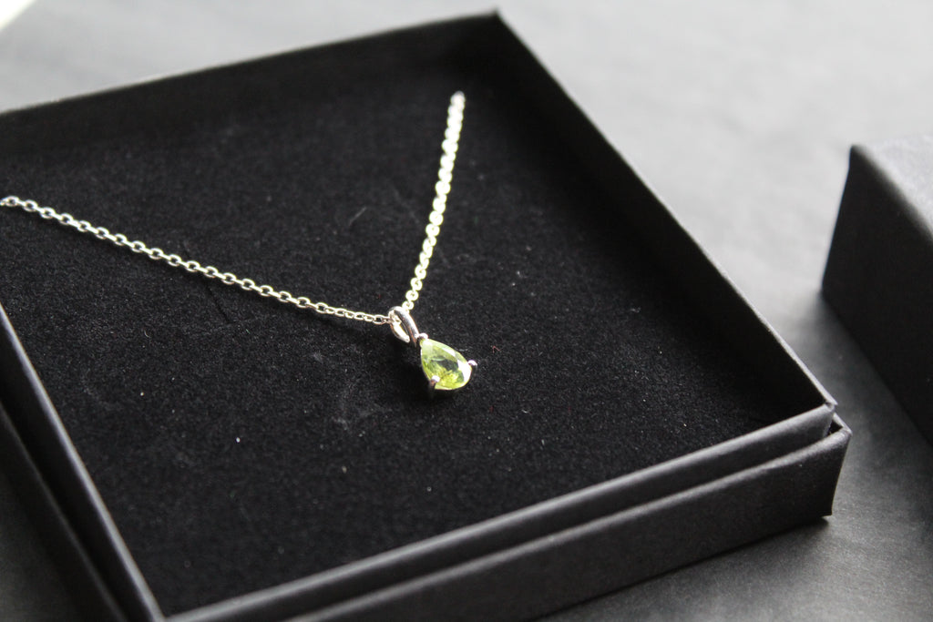 Claw-Set Small Teardrop Peridot Facet Necklace