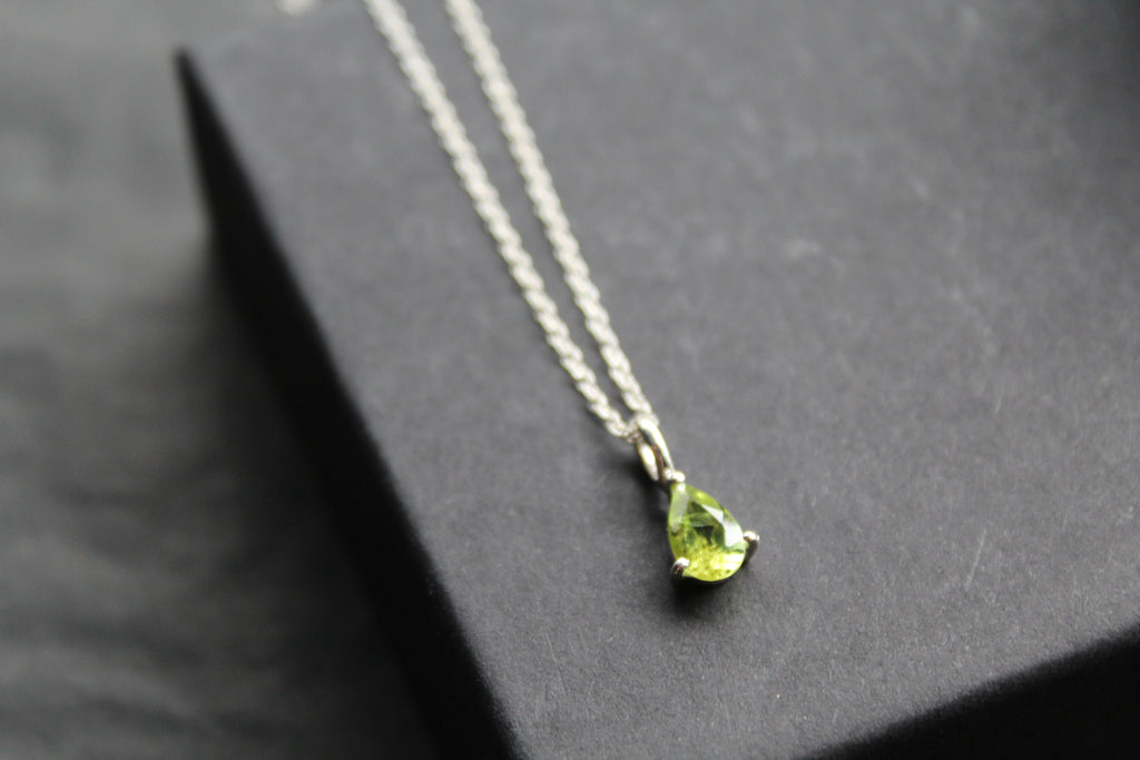 Claw-Set Small Teardrop Peridot Facet Necklace
