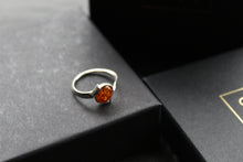 Load image into Gallery viewer, Cognac Amber Cross Over Ring
