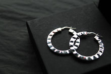 Load image into Gallery viewer, Crinkle Hinged Hoops

