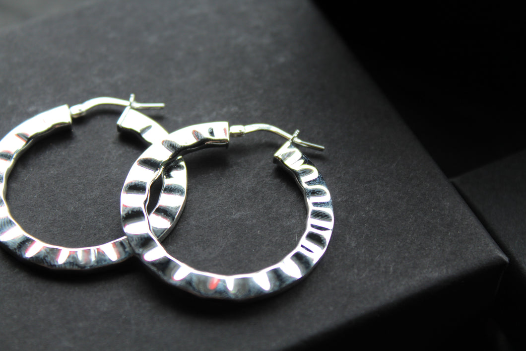 Crinkle Hinged Hoops