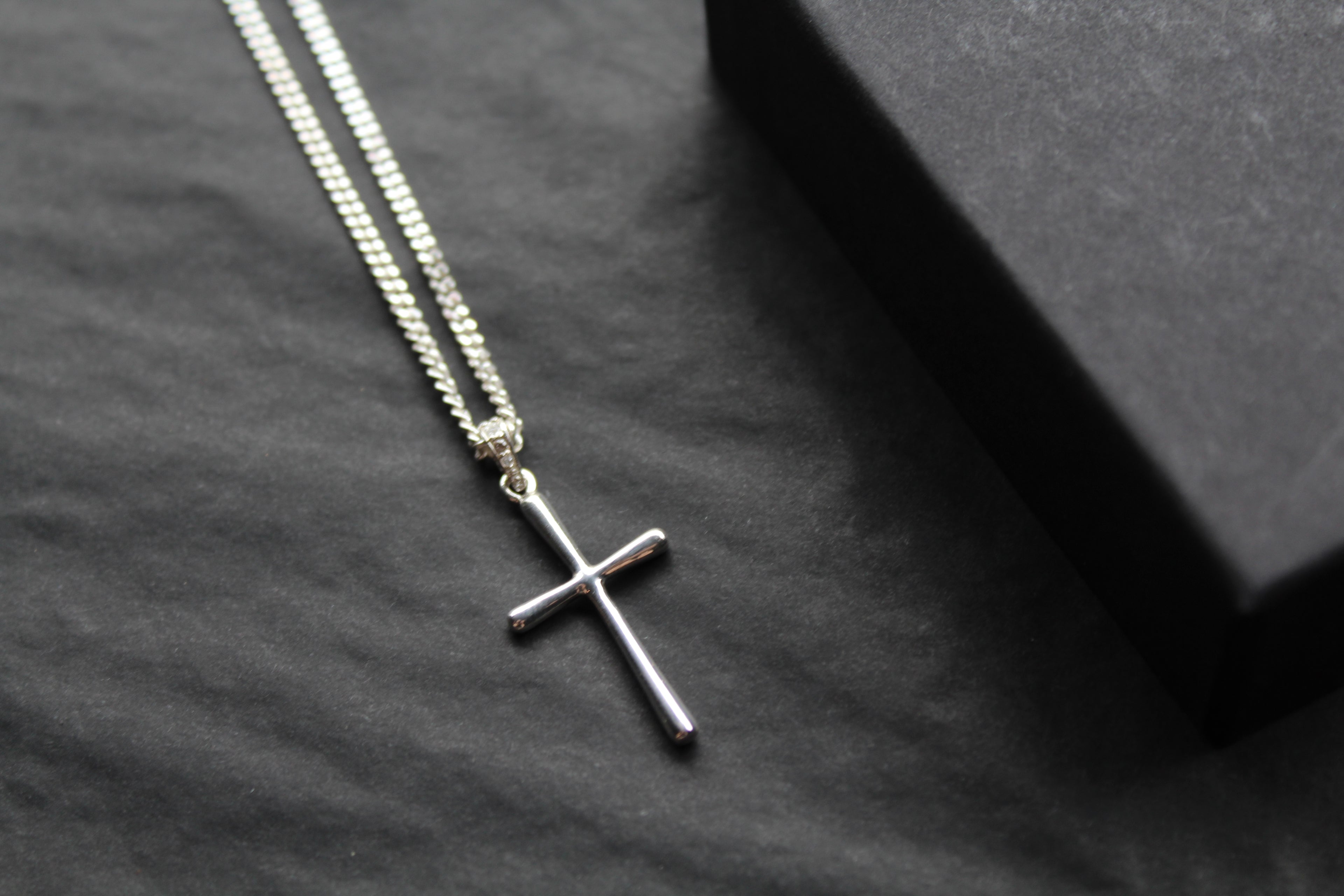 Cross with Cubic Zirconia Bale