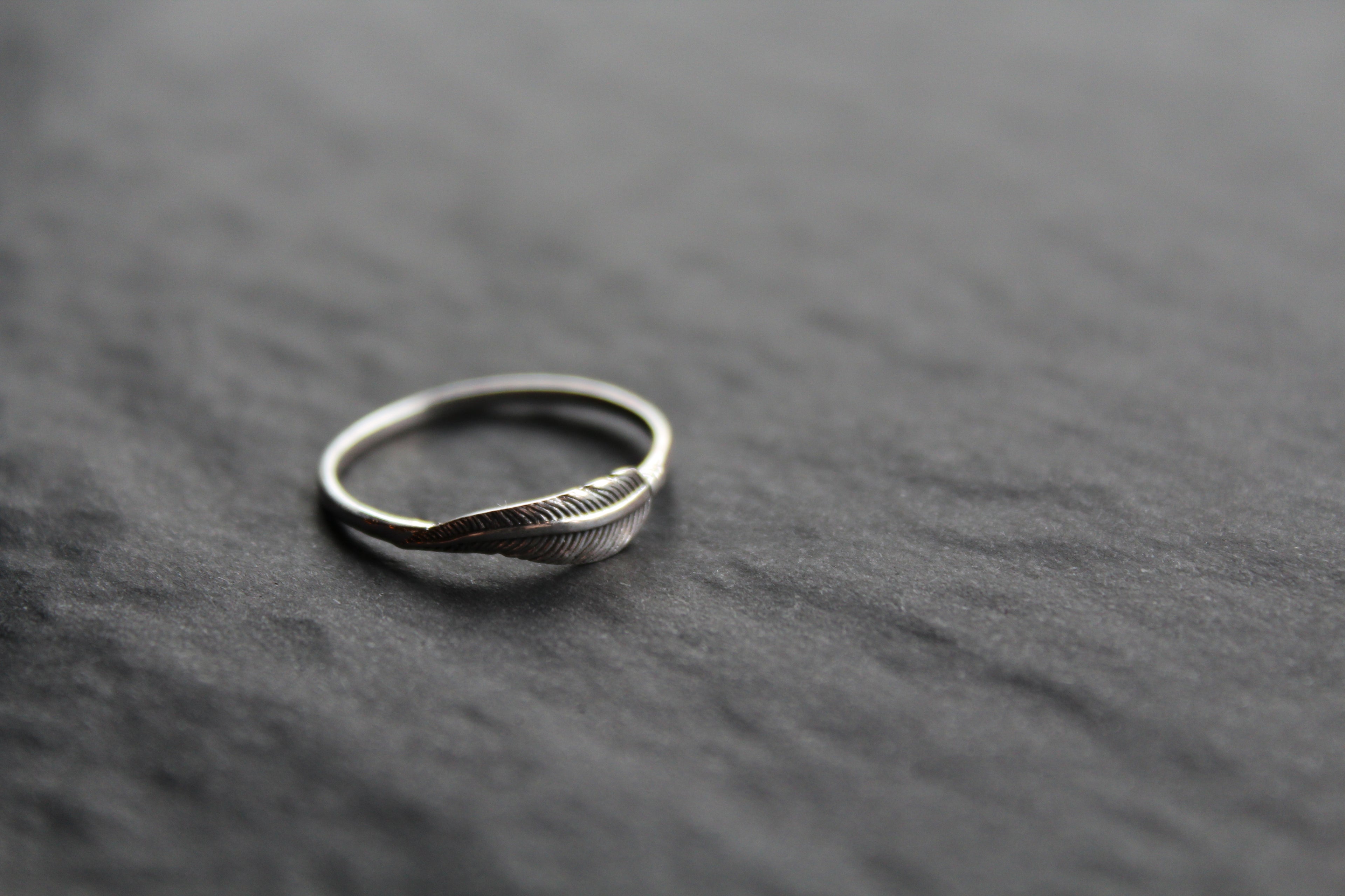 Dainty Feather Ring