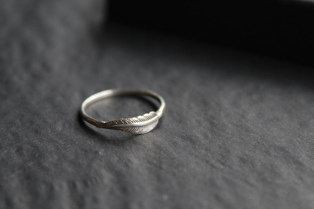 Dainty Feather Ring