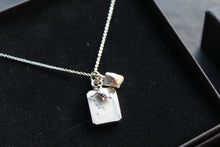 Load image into Gallery viewer, Dendritic Agate, White Howlite &amp; Charm Necklace
