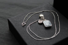 Load image into Gallery viewer, Dendritic Agate, White Howlite &amp; Charm Necklace
