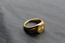 Load image into Gallery viewer, Diamond Cut Signet Ring with Cubic Zirconia
