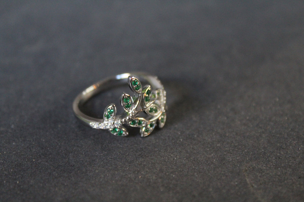Emerald Green Floral Ring