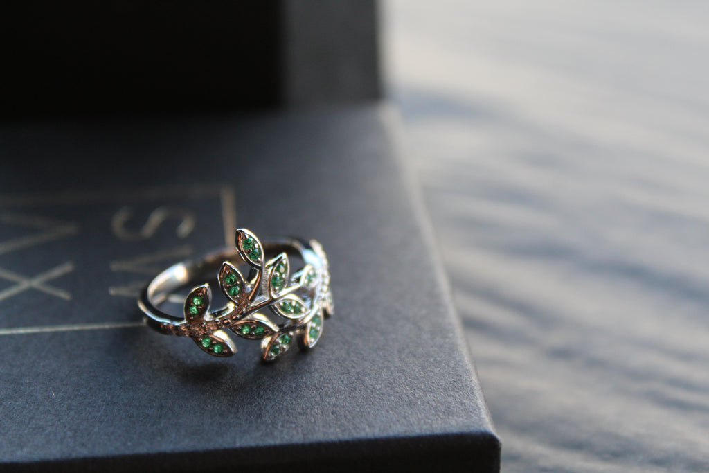 Emerald Green Floral Ring