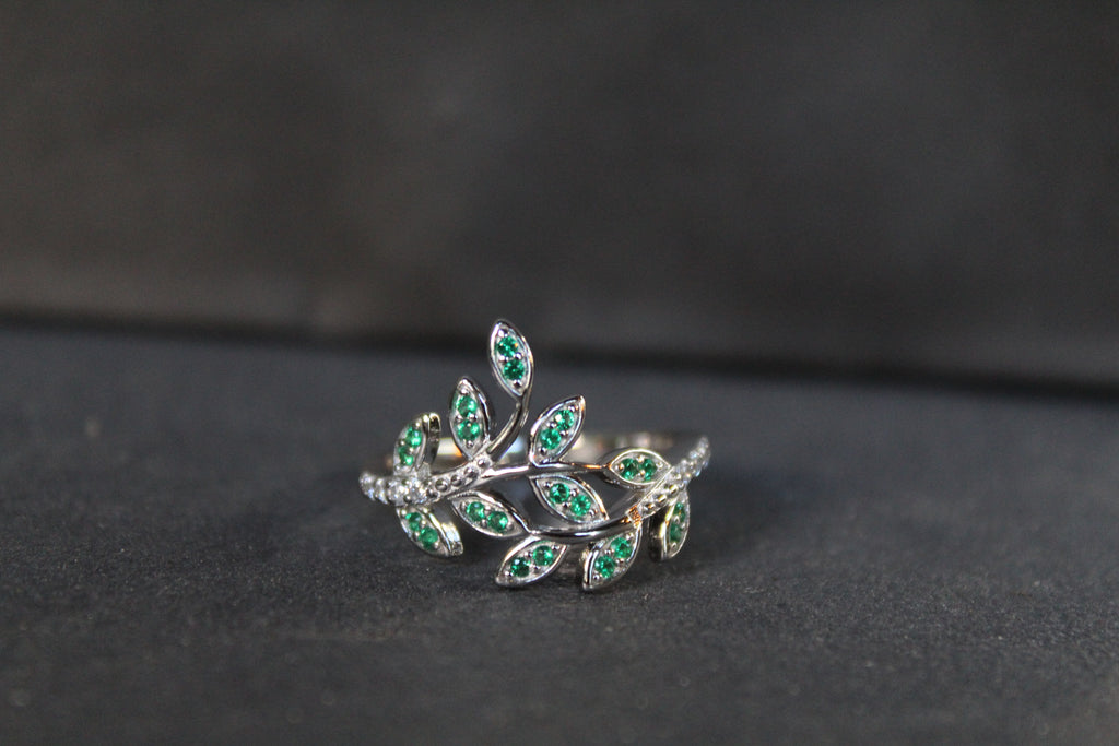Emerald Green Floral Ring