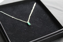 Load image into Gallery viewer, Emerald Glass Baguette Necklace
