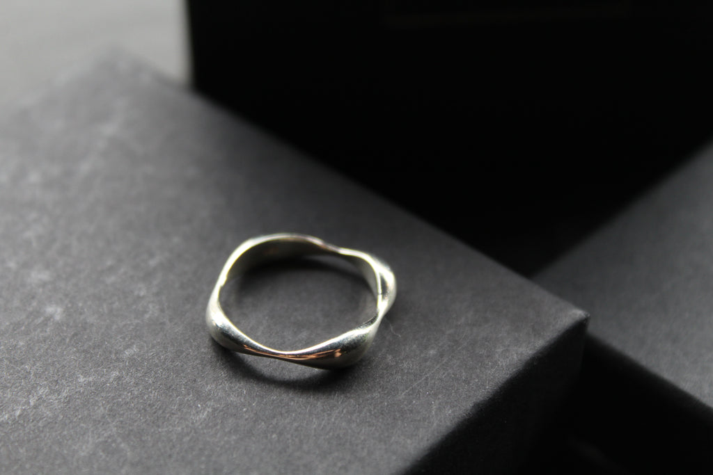 Fluid Wavy Silver Ring