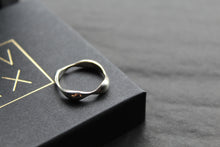 Load image into Gallery viewer, Fluid Wavy Silver Ring
