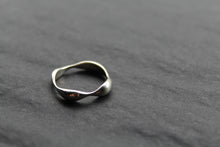 Load image into Gallery viewer, Fluid Wavy Silver Ring
