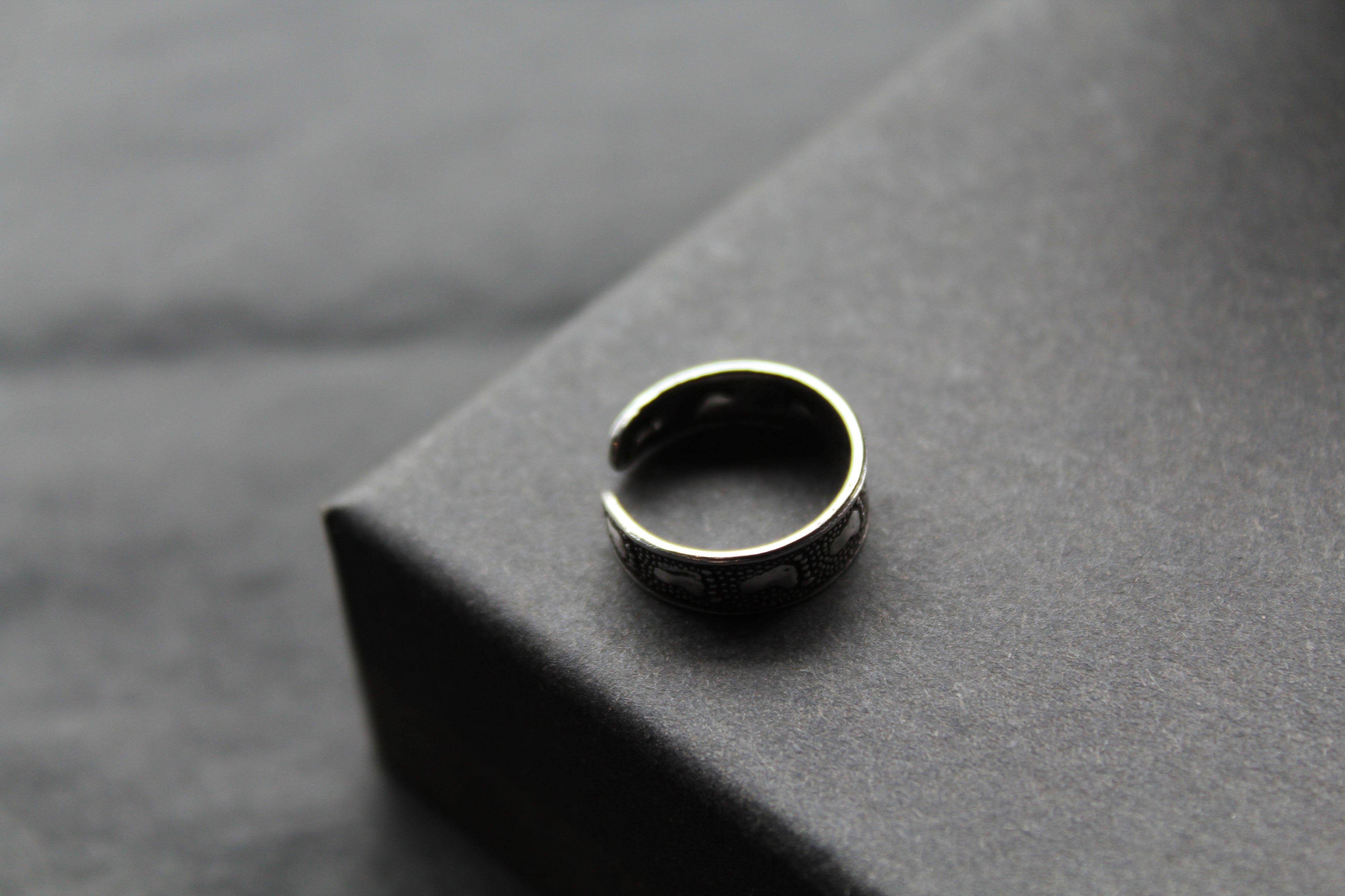 Foot Steps Toe Ring