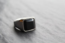 Load image into Gallery viewer, Fred Bennett Signet Ring with Onyx
