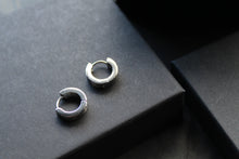 Load image into Gallery viewer, Fred Bennett Textured Huggie Hoop Earrings
