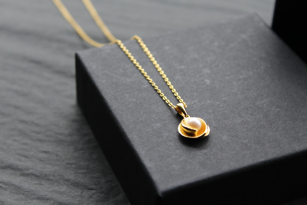 Fresh Water Pearl & Wave Gold Vermeil Necklace