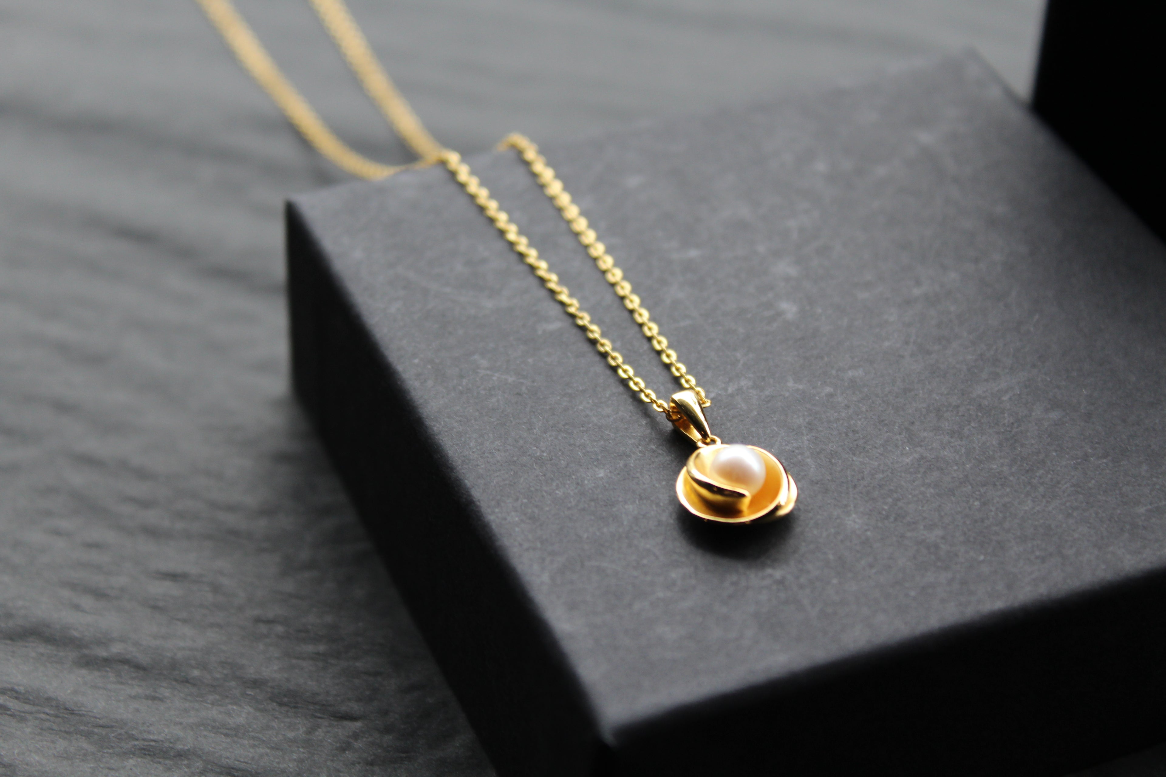 Fresh Water Pearl & Wave Gold Vermeil Necklace