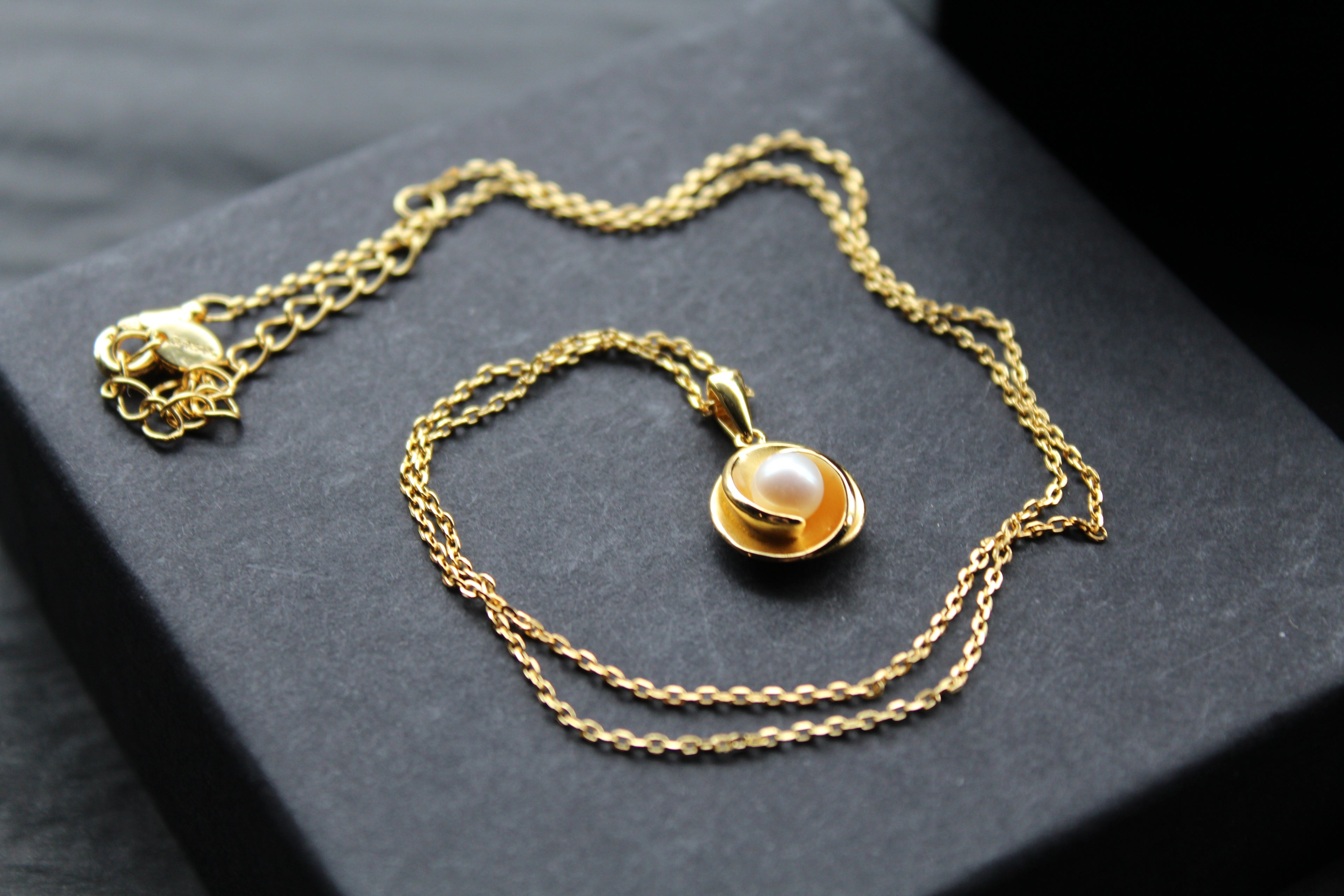 Fresh Water Pearl & Wave Gold Vermeil Necklace