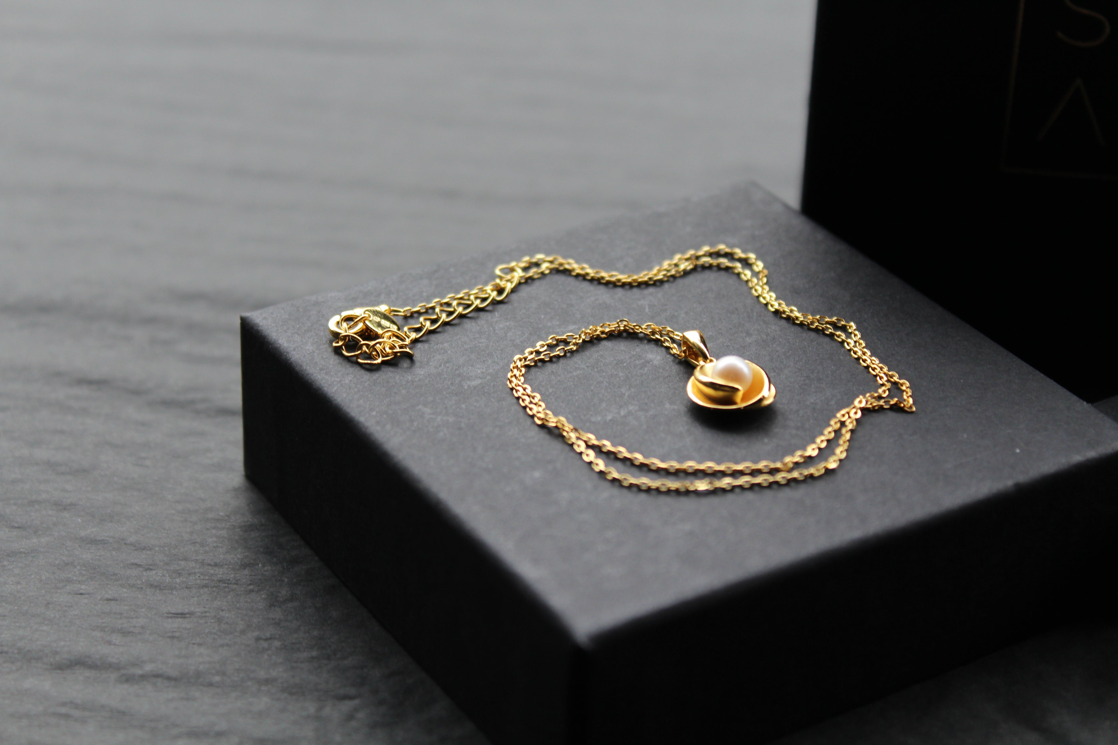 Fresh Water Pearl & Wave Gold Vermeil Necklace