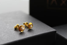 Load image into Gallery viewer, Fresh Water Pearl &amp; Wave Gold Vermeil Studs
