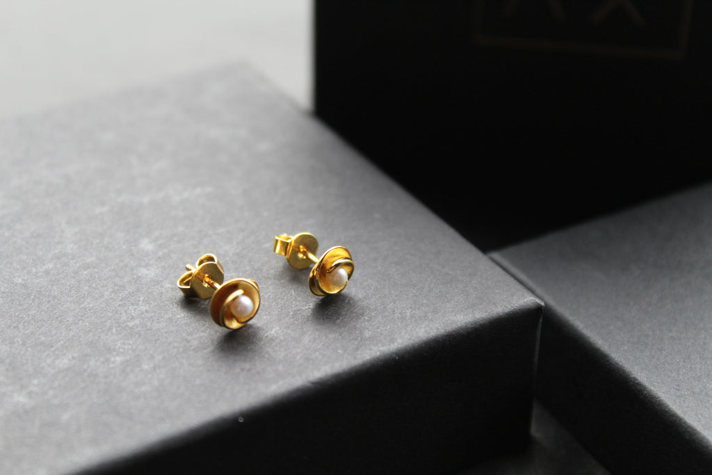 Fresh Water Pearl & Wave Gold Vermeil Studs
