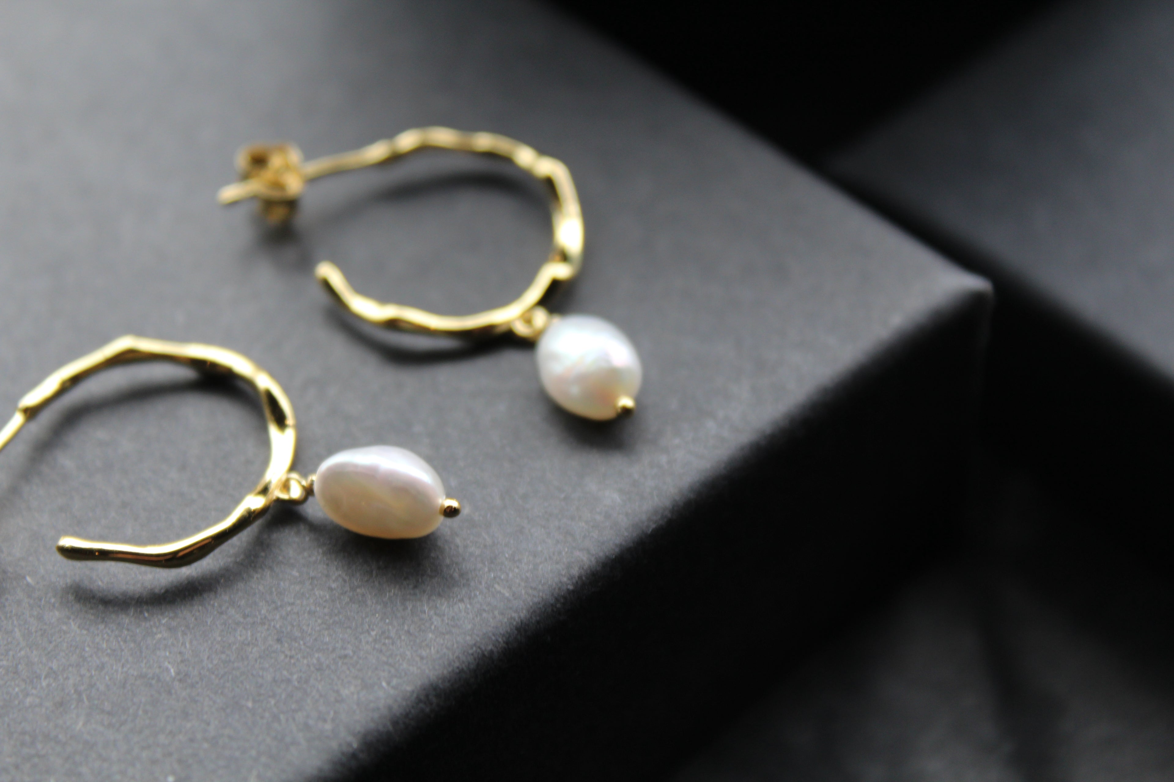 Freshwater Pearl Drop Wave Hoop Studs