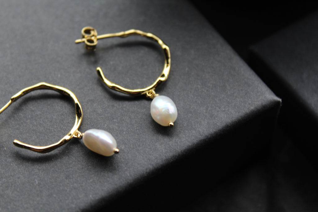 Freshwater Pearl Drop Wave Hoop Studs