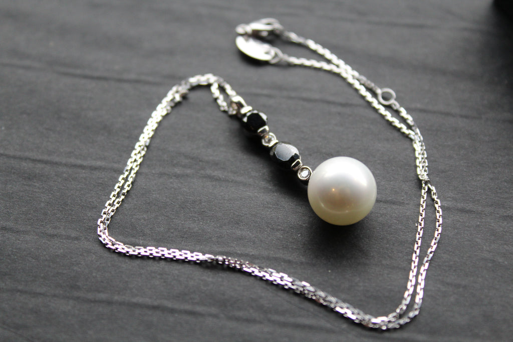 Giorgio Martello White Pearl Necklace with Black & Clear Cubic Zirconia