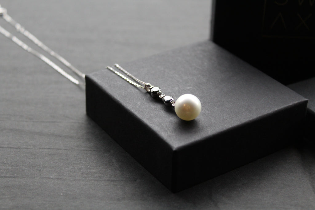 Giorgio Martello White Pearl Necklace with Black & Clear Cubic Zirconia