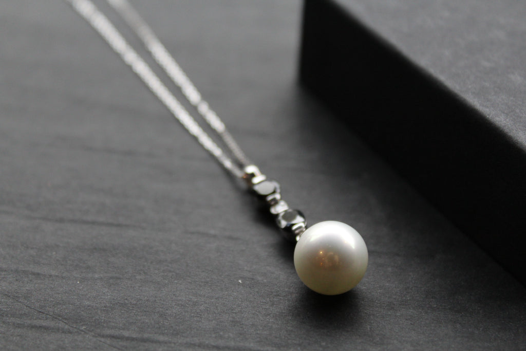 Giorgio Martello White Pearl Necklace with Black & Clear Cubic Zirconia