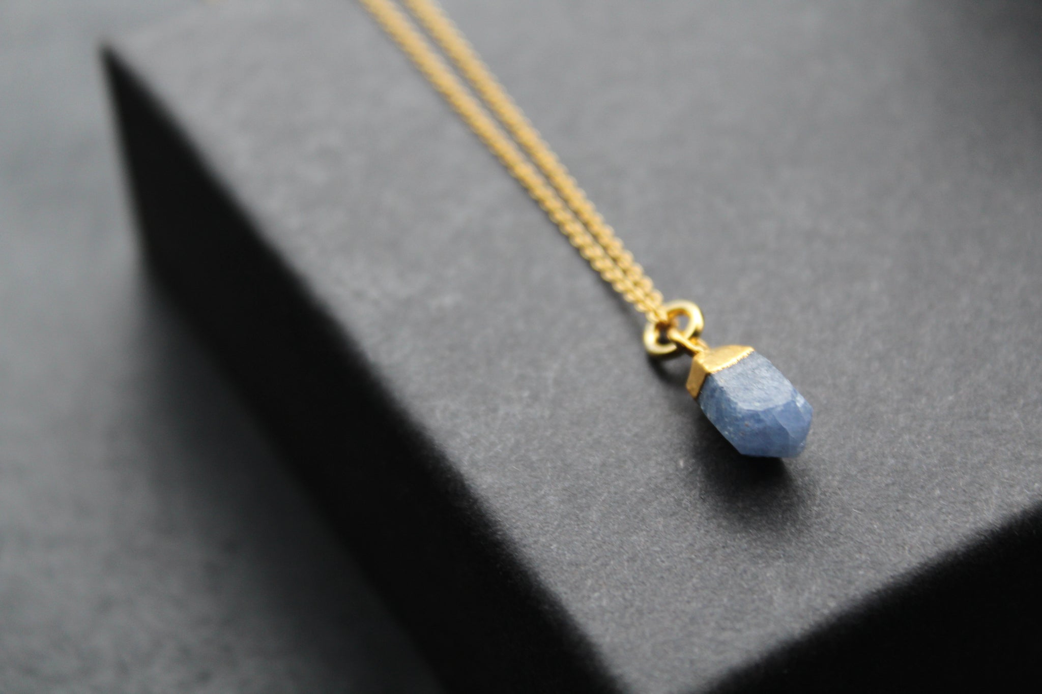 Raw sapphire pendant discount