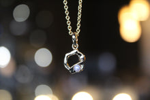 Load image into Gallery viewer, Hex Pearl Necklace
