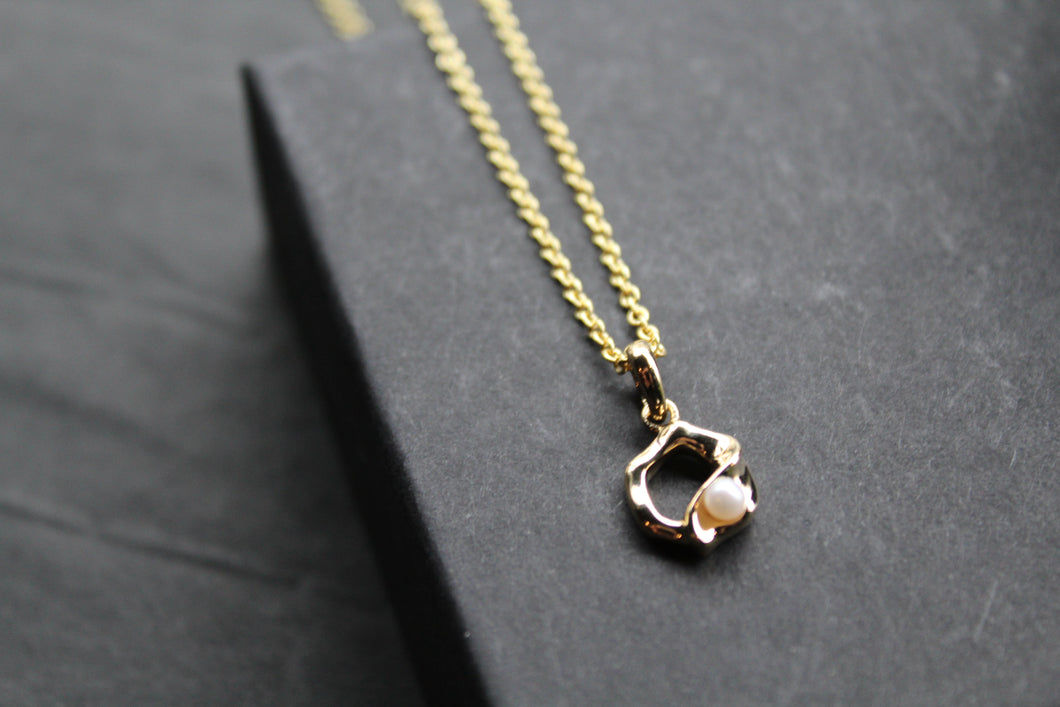 Hex Pearl Necklace