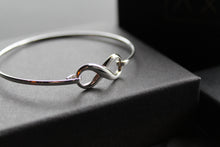 Load image into Gallery viewer, Infinity Circular Bangle
