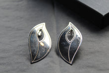 Load image into Gallery viewer, Laurel Leaf Earrings
