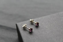 Load image into Gallery viewer, Light Amethyst Austrian Crystal Stud

