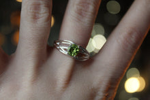 Load image into Gallery viewer, Multi Strand Ring with Faceted Peridot
