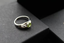 Load image into Gallery viewer, Multi Strand Ring with Faceted Peridot
