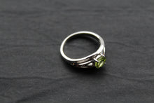 Load image into Gallery viewer, Multi Strand Ring with Faceted Peridot
