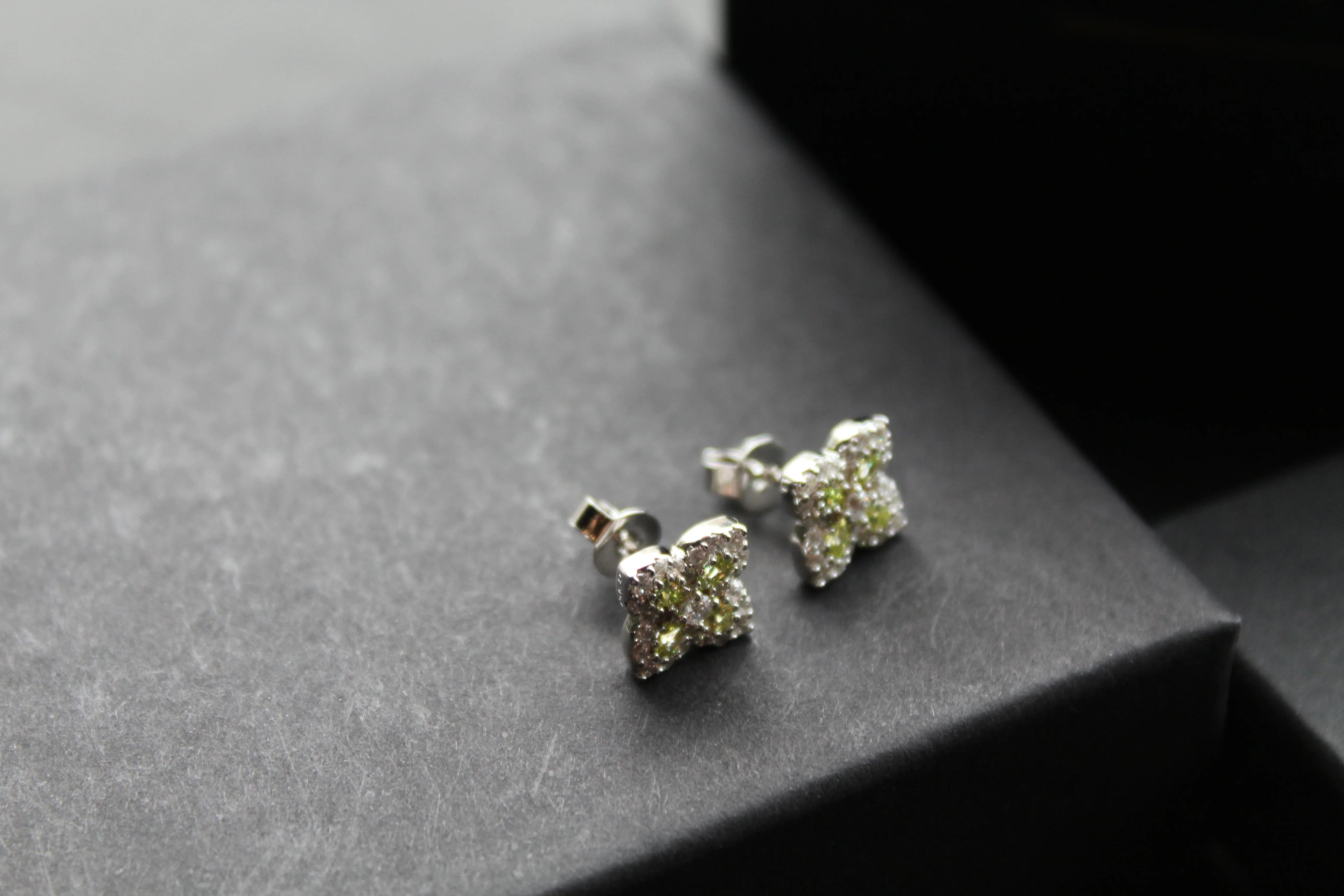 'New' Vintage Clover Peridot Green Studs - Swax Jewellery Barmouth